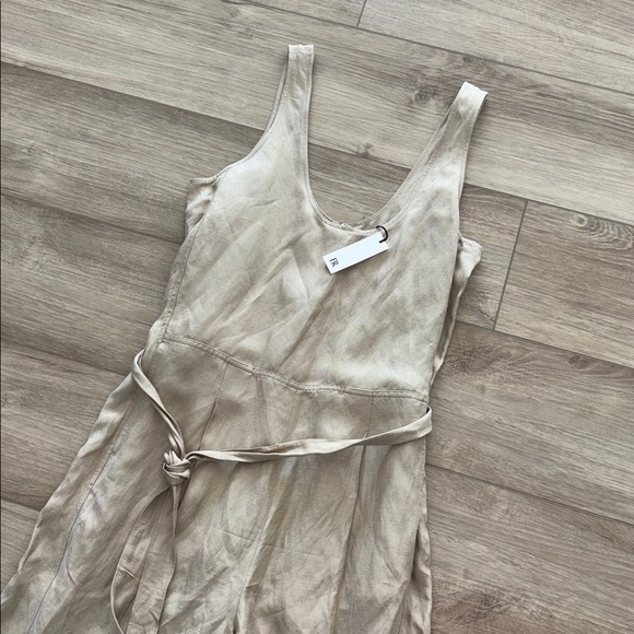 Banana Republic Linen Belted Wide-Leg Jumpsuit in a light beige or taupe color S - Picture 3 of 8